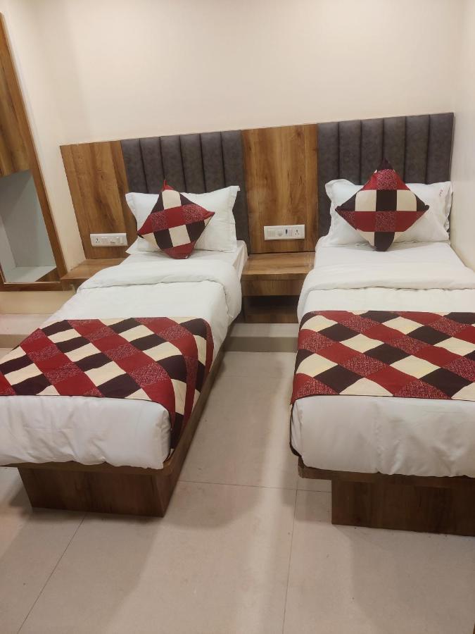 Bkc Corporate Hostel Ac Dormitory ムンバイ エクステリア 写真