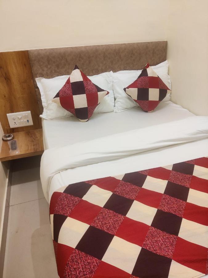 Bkc Corporate Hostel Ac Dormitory ムンバイ エクステリア 写真
