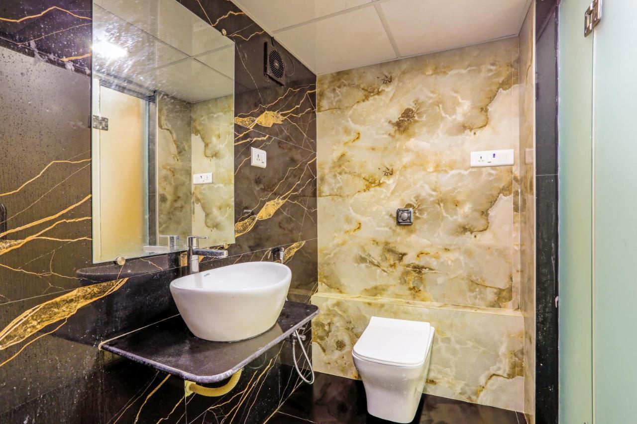 Bkc Corporate Hostel Ac Dormitory ムンバイ エクステリア 写真